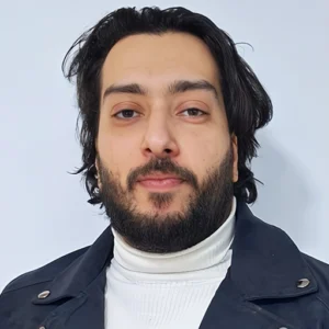 Mint SEO Danışmanlık Hizmetinin Hakkımızda sayfasında yer alan web tasarımcı Achraf Lyachi'ye ait bir fotoğraftır. Mİnt SEO Hizmetleri.